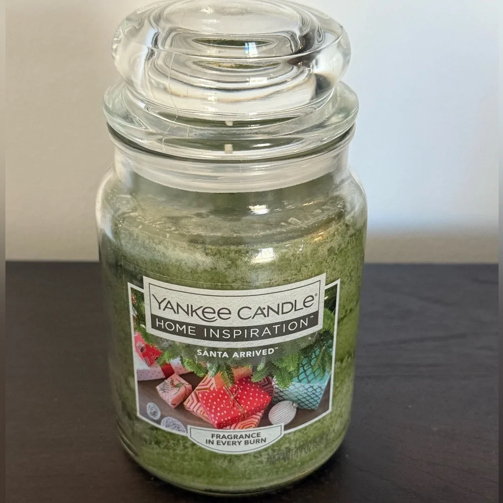 NWT Yankee Candle Home Inspiration Santa's Arrived 19 oz Large